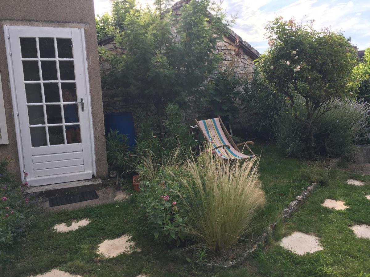Chez Fred Avec Vue Sur Le Chateau Angles-sur-lʼAnglin المظهر الخارجي الصورة