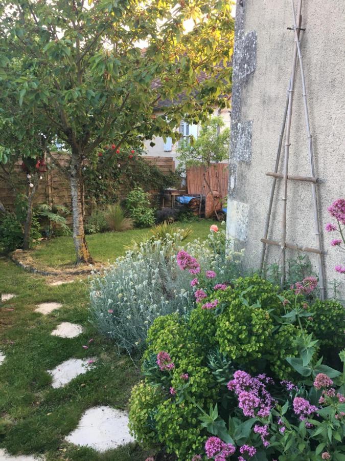 Chez Fred Avec Vue Sur Le Chateau Angles-sur-lʼAnglin المظهر الخارجي الصورة